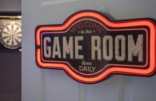 Indianapolis House | Game Room Retreat with Firepit and Gym, Sleeps 12