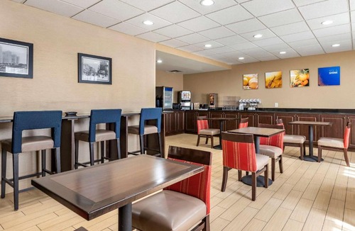 Warren Hotel | Garner Hotel Warren Northwest by IHG