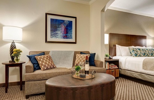 Dover Hotel | Garrison Hotel & Suites Dover-Portsmouth, an Ascend Collection Hotel