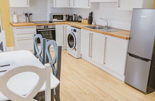 Gateshead Apartment | Gateshead Services Apartment - Ideal for holidays and contractors