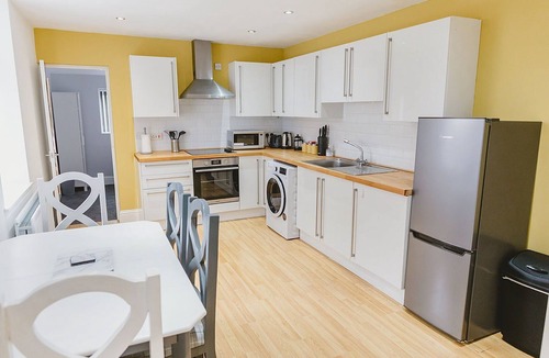 Gateshead Apartment | Gateshead Services Apartment - Ideal for holidays and contractors