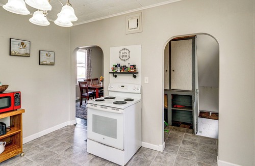 Port Huron House | Gateway to Dtwn Port Huron & Lake! Cozy Home