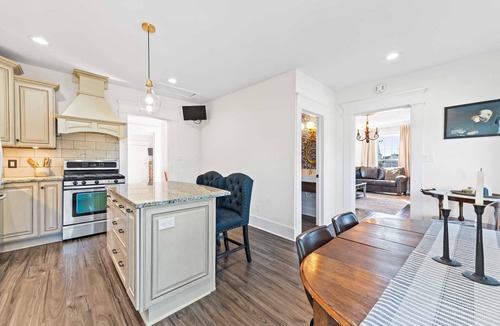 Williamstown House | Gather Together - Home for 20 - Pool AND Hot Tub!