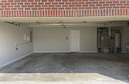 Huntertown House | Giant Jacobus! 5 Bedroom Mini Mansion! Sleeps 14+