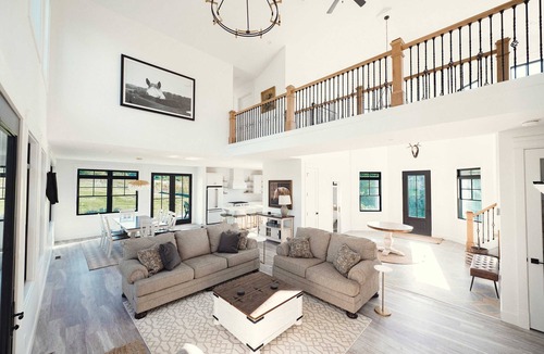 Williamsburg House | Giuliana Rose Farmhouse