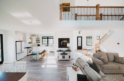 Williamsburg House | Giuliana Rose Farmhouse
