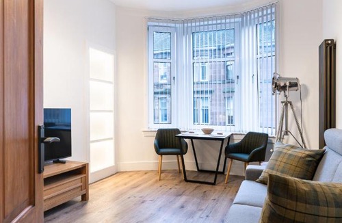 North West Apartment | Glasgow West End Apartment