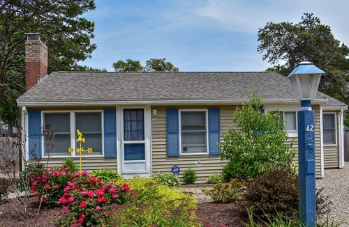 Dennis Port House | Glen 42- Cute cottage with ac. .3 miles to sandy and flat beach