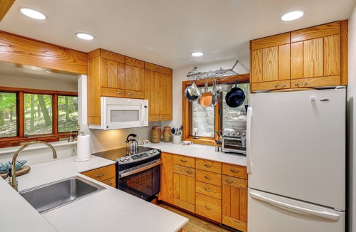 Glen Arbor House | Glen Arbor Home w/Glen Lake Access & Shared Dock!