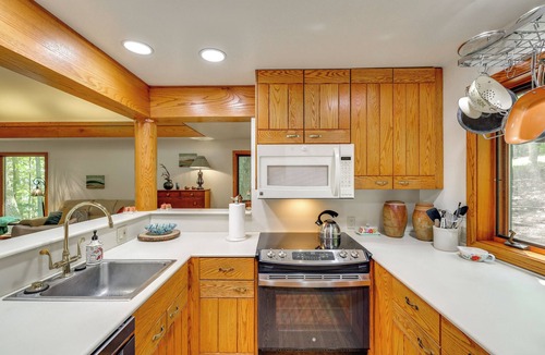 Glen Arbor House | Glen Arbor Home w/Glen Lake Access & Shared Dock!