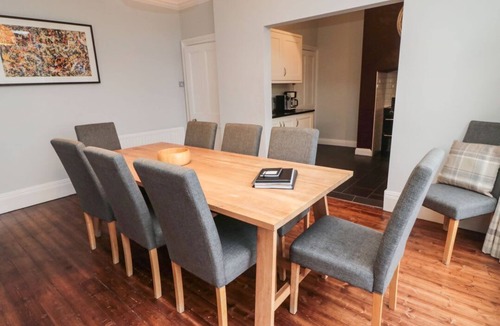Bamburgh Cottage | Glenander: Charming Retreat in Bamburgh
