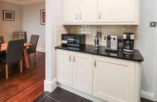 Bamburgh Cottage | Glenander: Charming Retreat in Bamburgh