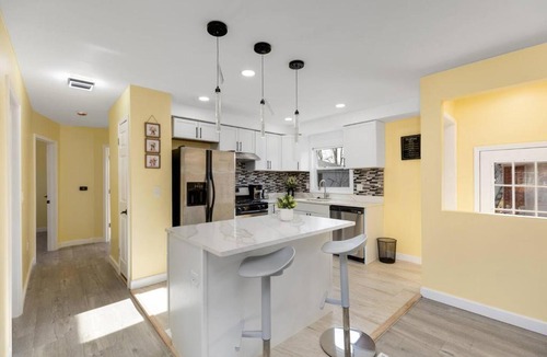 Redford House | Gn1 - Serene Garden Room, Shared Kitchen & Fast Wi-Fi, Free Parking