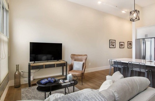 Traverse City Condo | Golden Lofts Unit 2 Downtown Traverse City 1bd/1ba