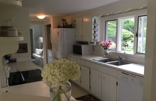 Kennebunk Cottage | Golf and Beach Cottage