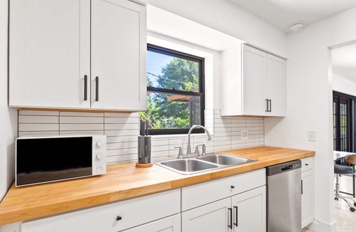 Melbourne House | Golf Course 3B/2BA Home by Downtown Melbourne
