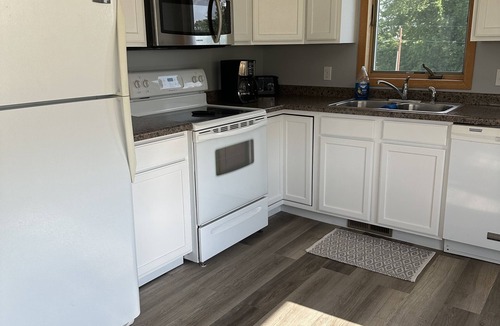 Dalton Apartment | Golfing Retreat 2 bedroom apartment overlooking 9 hole golf course