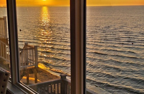 Port Clinton House | Gorgeous 3 beds, 3 full baths house in historical Port Clinton. On the water!