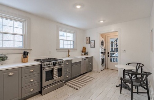 South Kansas City Apartment | Gorgeous Apartment Near Rockhurst University | 59