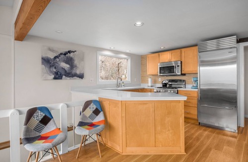 Beachwood-Bluffton House | Gorgeous Beach! Lakefront + Wooden Deck