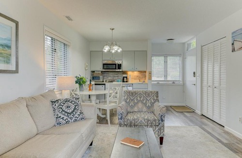 Acme Apartment | Ｇｏｒｇｅｏｕｓ Ｃｈｉｃ Ｂｅａｃｈ Ｆｒｏｎｔ Ｃｏｎｄｏ