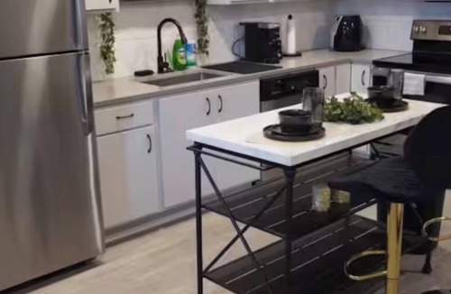 Clarksville Apartment | Gorgeous High-Rise On The River