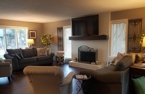 Huron House | GORGEOUS HOME*LUXURIOUS ACCOMMODATIONS*AMMENTIES GALORE*VERY CLEAN*GREAT PRICE*