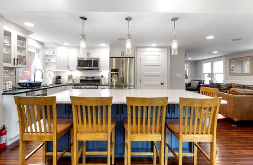 Old Orchard Beach House | Gorgeous Home. Great deck, family living area close to Beach