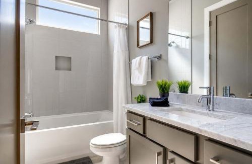 Haynes Area House | Gorgeous Nashville Home w Incredible Rooftop