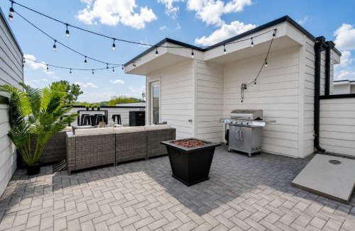 Haynes Area House | Gorgeous Nashville Home w Incredible Rooftop