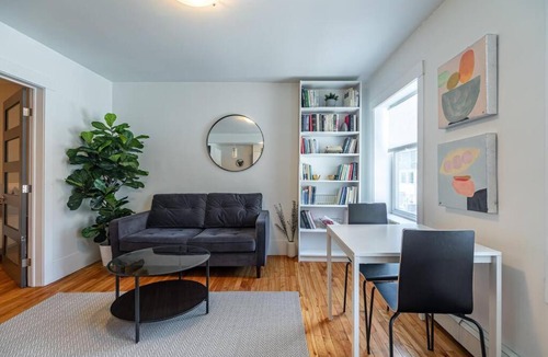 Bedford Apartment | Gorgeous & Sunny Executive Suite AC, Unit #2