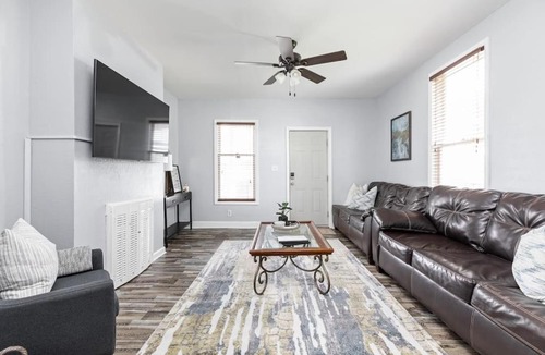 Kennedy King House | Gorgeous Townhouse in Amazing Central Location