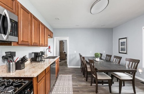 Kennedy King House | Gorgeous Townhouse in Amazing Central Location