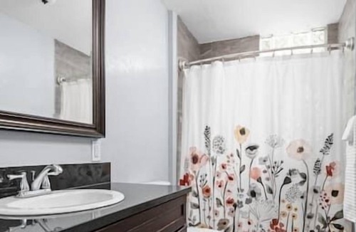 Kennedy King House | Gorgeous Townhouse in Amazing Central Location