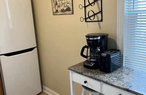 Geneva-on-the-Lake House | GOTL Hideaway Hut- Sunset Vacation Rentals