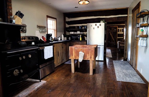 Rising Sun Cabin | Grace Woods Historic Rustic Cabin | Pond access | 220-year-old log cabin
