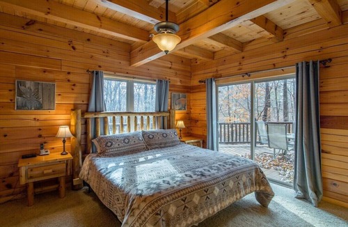 Rockbridge Cabin | Grand Bentley | Hocking Hills, Pool & Theater