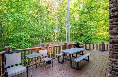 Rockbridge Cabin | Grand Bentley | Hocking Hills, Pool & Theater
