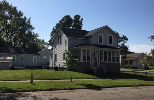 Grand Haven House | Grand Haven Getaway 4 Bedroom 3 Full Bathroom Downtown