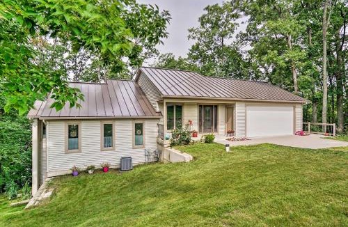Lowell House | Grand Rapids Area Lakefront House w/Dock