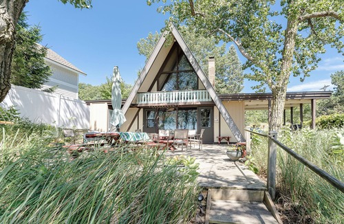 Ferrysburg House | Grand Times | Exclusive Lake Michigan Beach Access