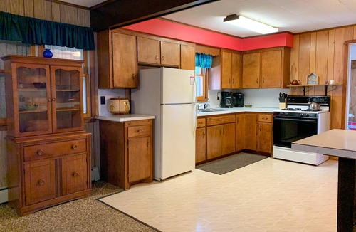 Grand Marais House | Grand View Cabin - Cozy Cabin on a pond with Lake Superior access and frontage
