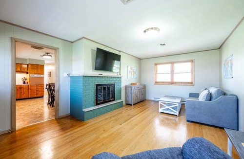 Indianapolis House | Grandma's House | Classic Indy Charm, Private Yard