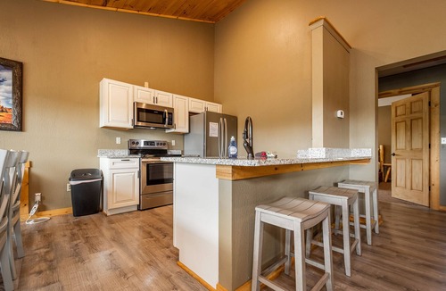 McHenry Cabin | Grandview Cabin Suite 26-Hot Tub