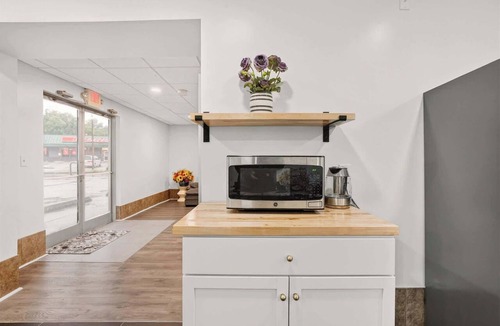 New Albany Apartment | Grant Line Residence Unit B - 10 Min to Louisville