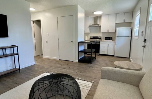 White Cottage Apartment | Great 2-Bedroom with Access to Many Hospitals