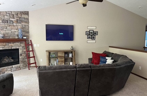 Neenah House | Great EAA option! 20 minutes from Oshkosh.