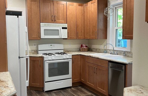 Grand Haven House | Great for Families! Easy Walk to Downtown & Chinook Pier