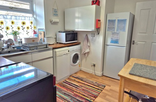 Kilmun House | Great for large groups Hot tubs, fire pit, water views Sleeps 17 Pet friendly