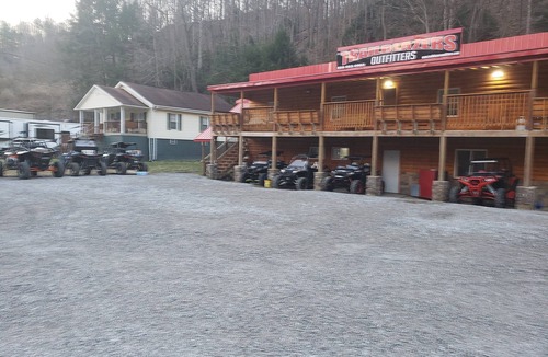 Toler House | Great for large groups or 1 or 2